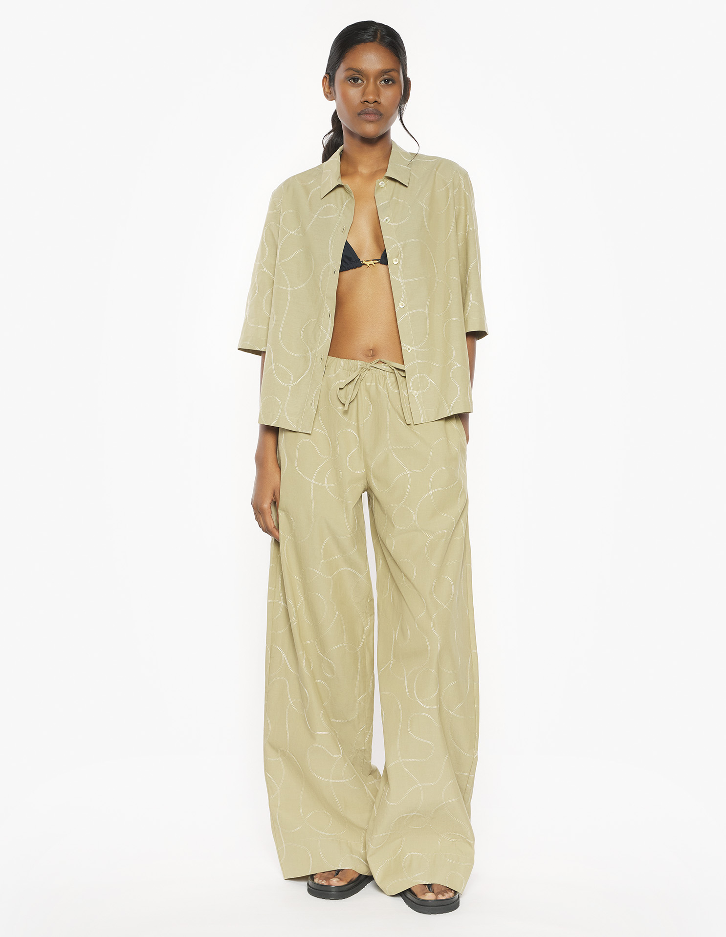 DESA DESIGN EMBROIDERED BOXY SHIRT
