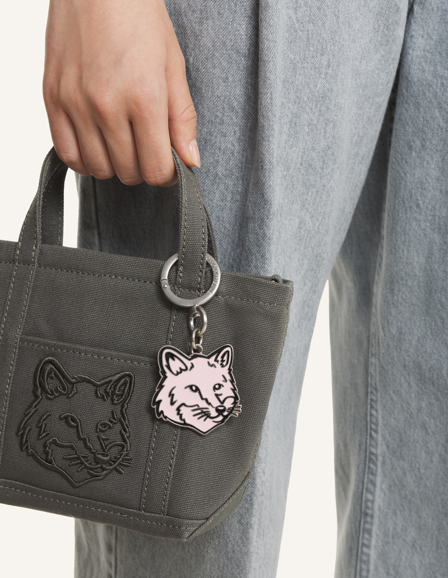 FOX\u0020HEAD\u0020CHARM