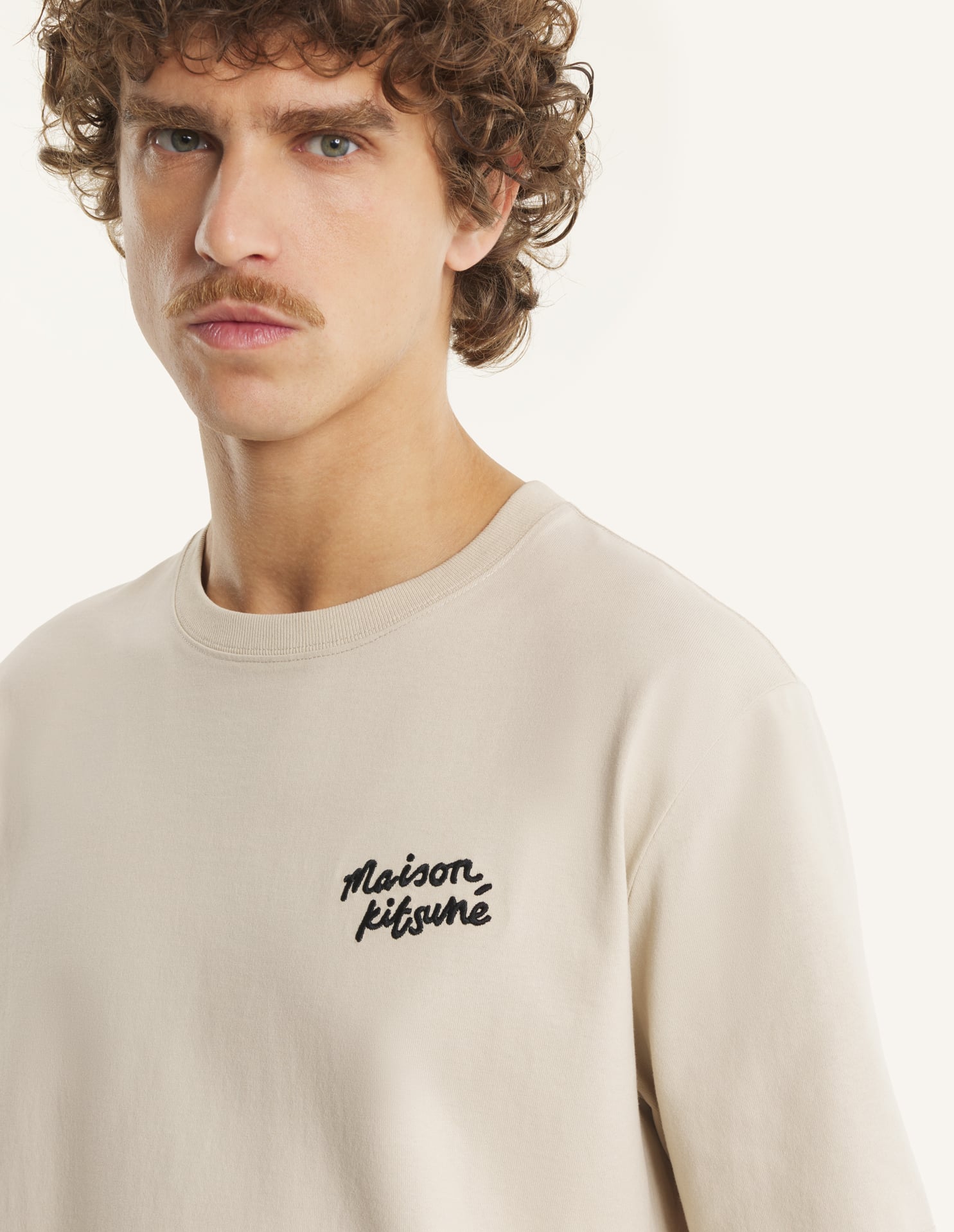 MAISON\u0020KITSUNE\u0020HANDWRITING\u0020COMFORT\u0020TEE\u002DSHIRT