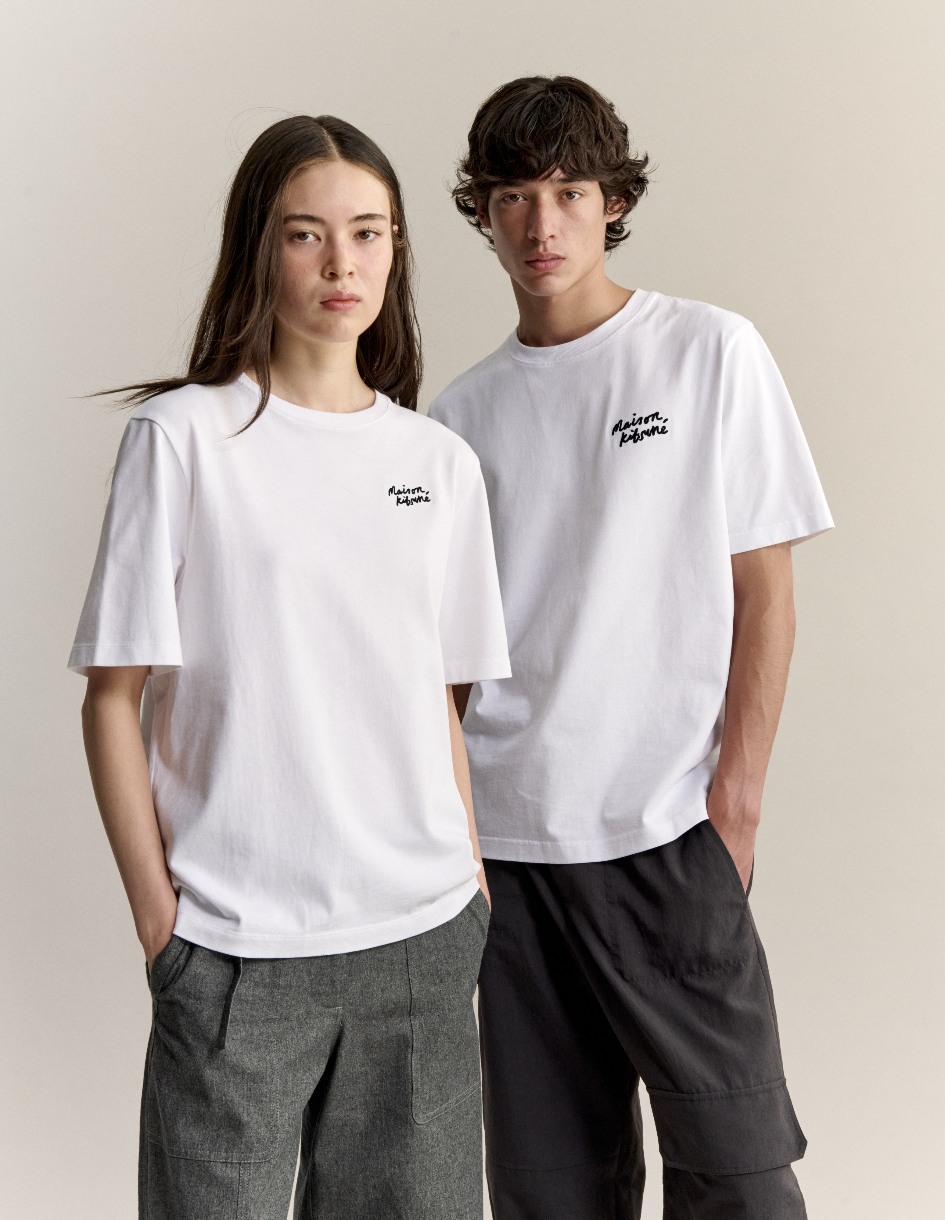 MAISON\u0020KITSUNE\u0020HANDWRITING\u0020COMFORT\u0020TEE\u002DSHIRT
