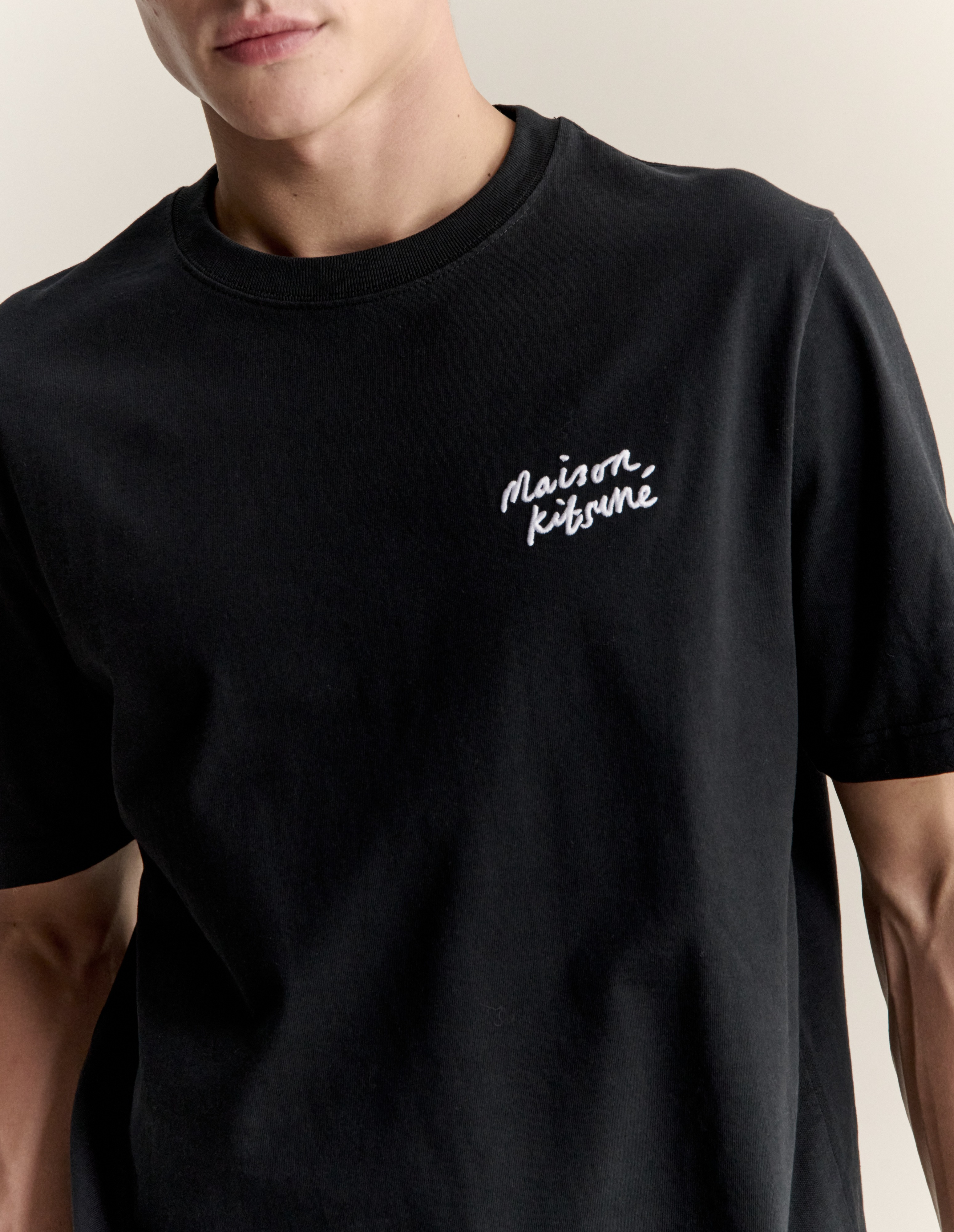 MAISON\u0020KITSUNE\u0020HANDWRITING\u0020COMFORT\u0020TEE\u002DSHIRT