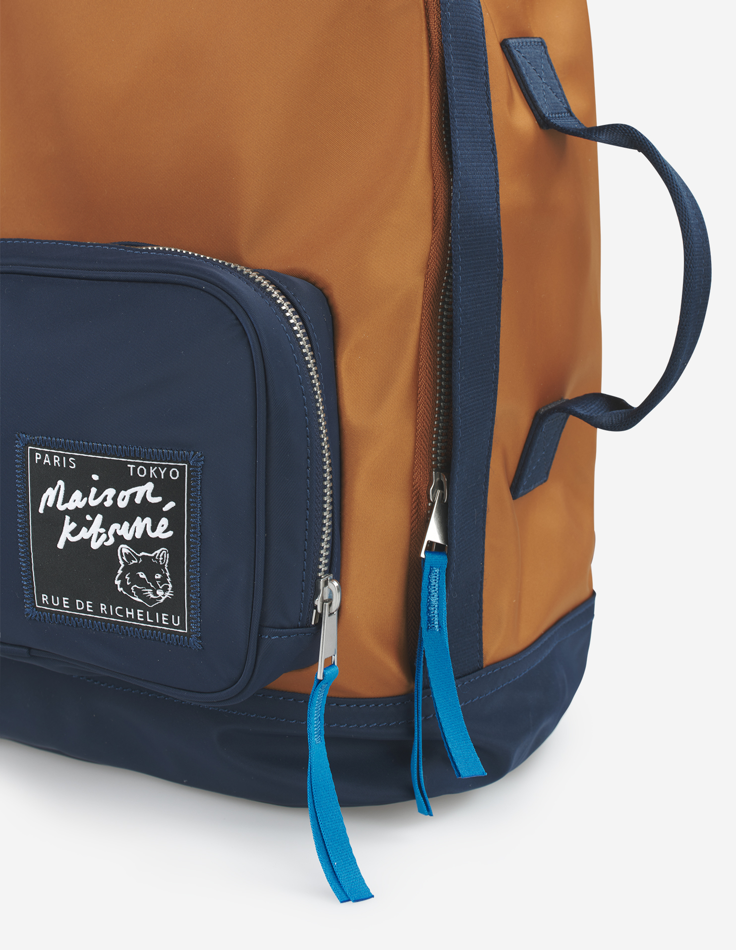 THE\u0020TRAVELLER\u0020BACKPACK