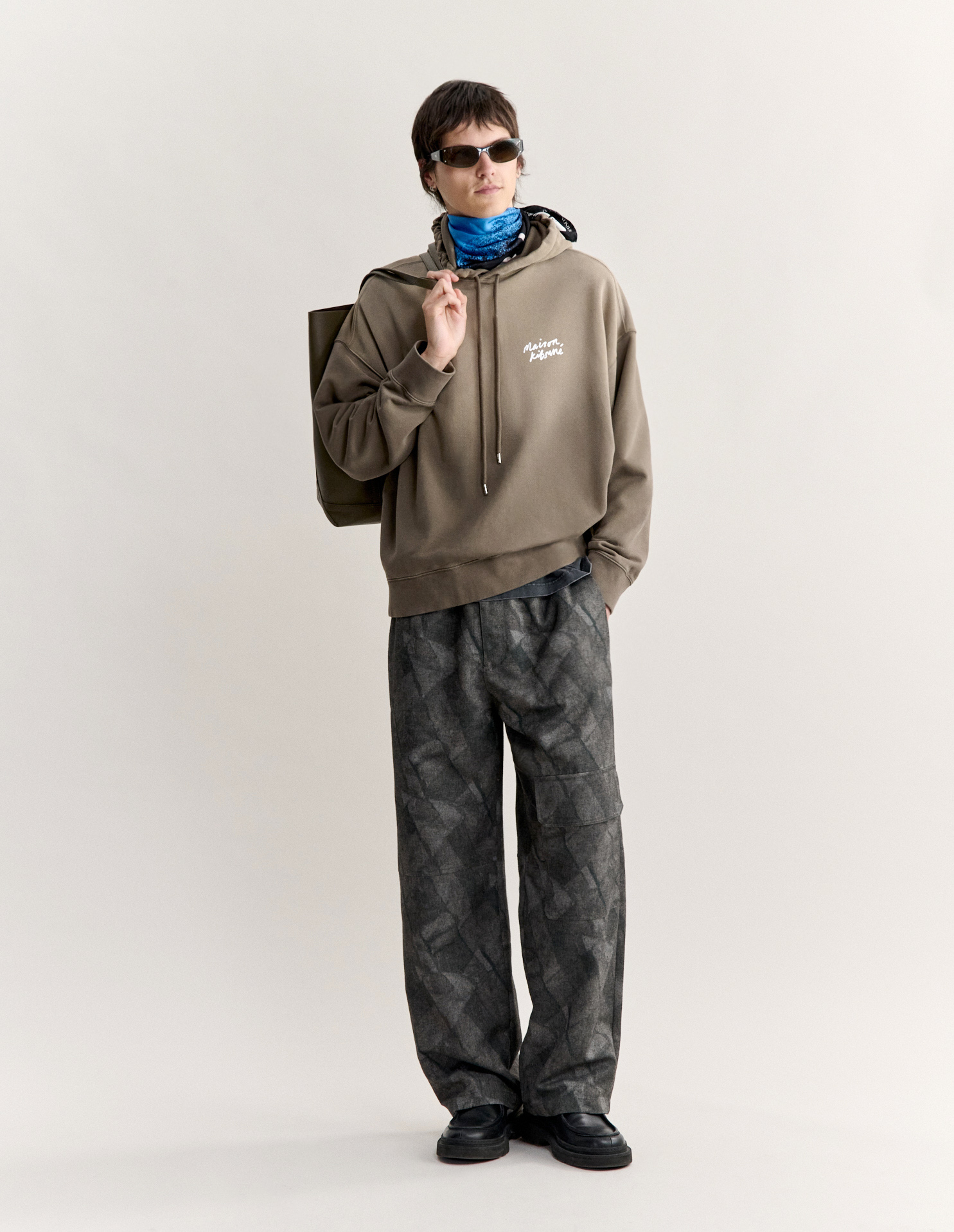 MAISON\u0020KITSUNE\u0020HANDWRITING\u0020FADED\u0020OVERSIZE\u0020HOODIE