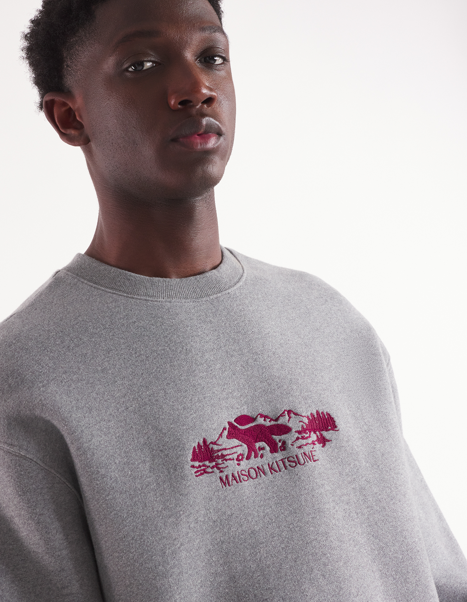 OUTDOOR PROFILE FOX COMFORT SWEATSHIRT | Maison Kitsuné