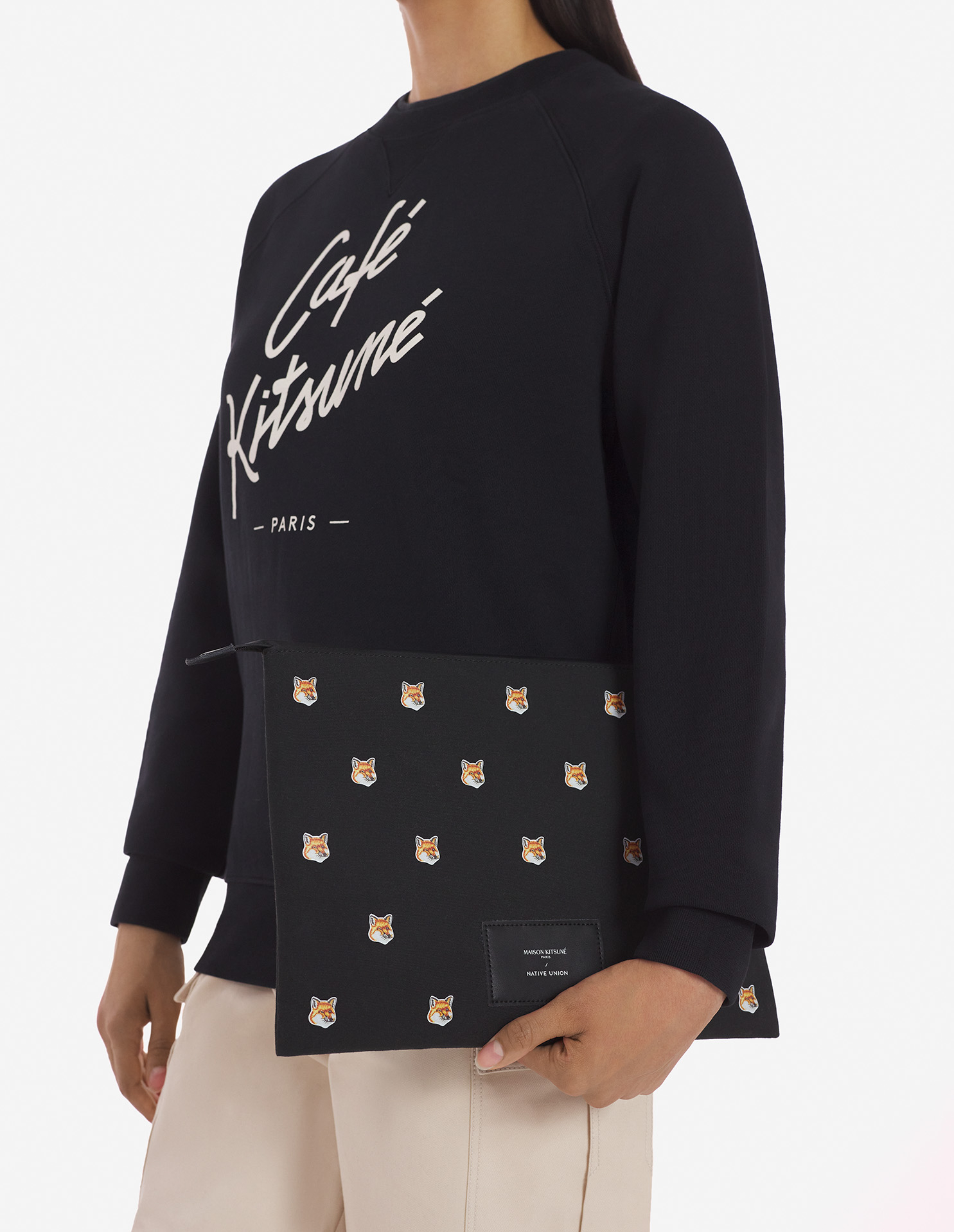 MAISON KITSUNE x NATIVE UNION ALL OVER FOX SLEEVE FOR LAPTOP 13/14 MAISON KITSUNE x NATIVE UNION ALL OVER FOX SLEEVE FOR LAPTOP 13/14