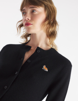 メゾン キツネ ダブルフォックスヘッド パッチ Rネック カーディガン