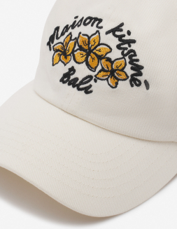 LARGE FOX HEAD EMBROIDERY 6P CAP | Maison Kitsuné