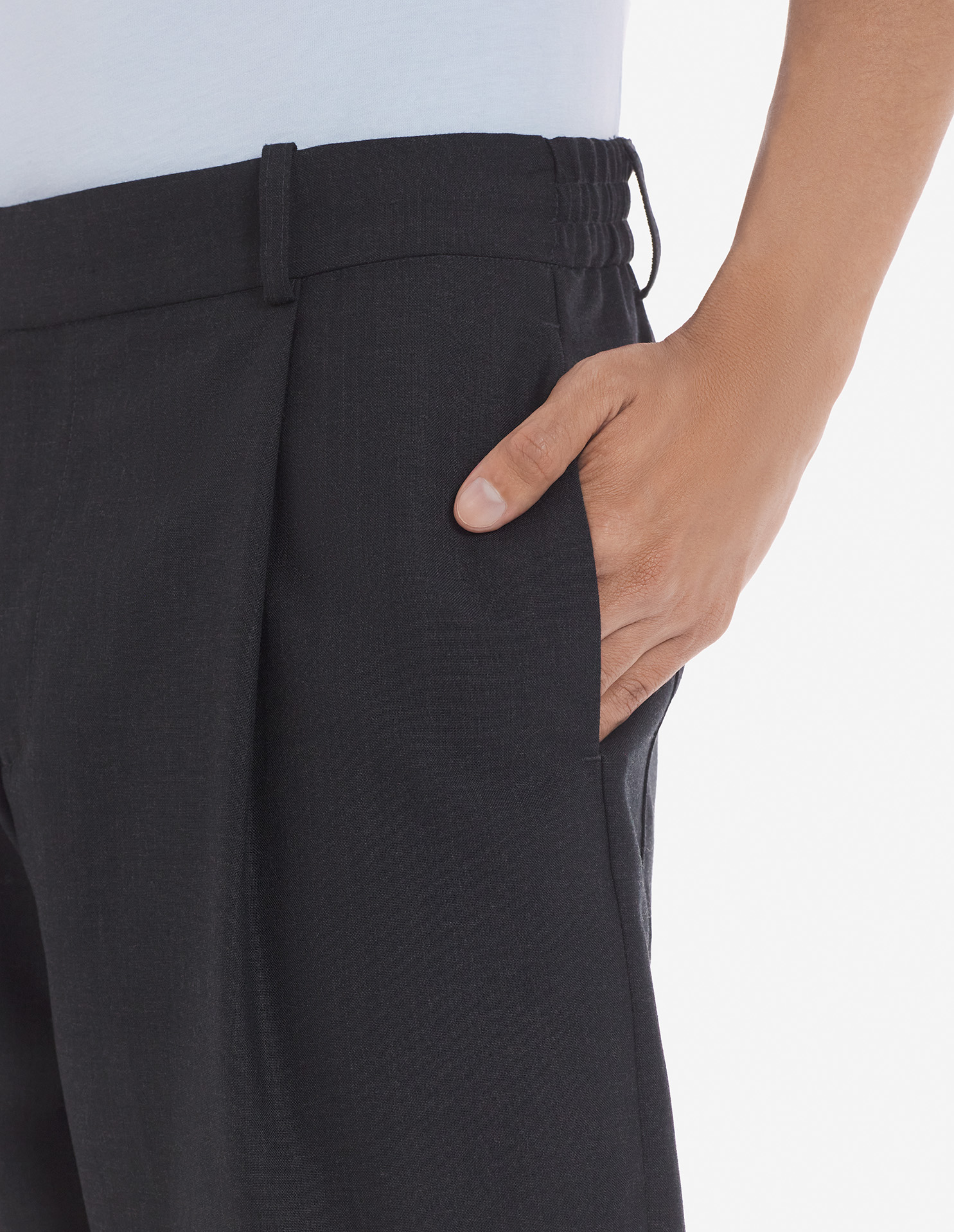 CROPPED PLEATED TAILORED PANTS IN LIGHT FLUID TECH Maison Kitsuné
