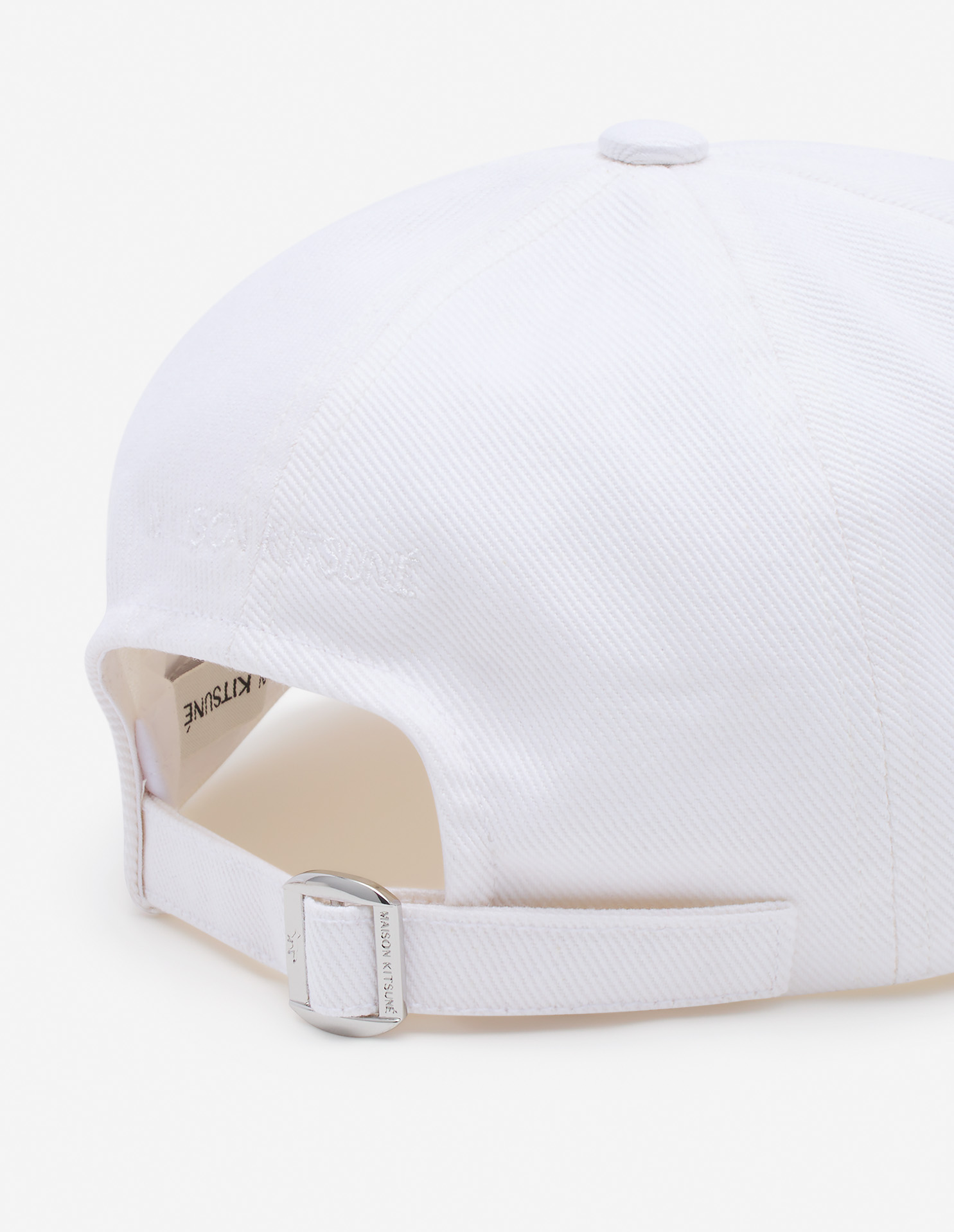 LARGE FOX HEAD EMBROIDERY 6P CAP | Maison Kitsuné