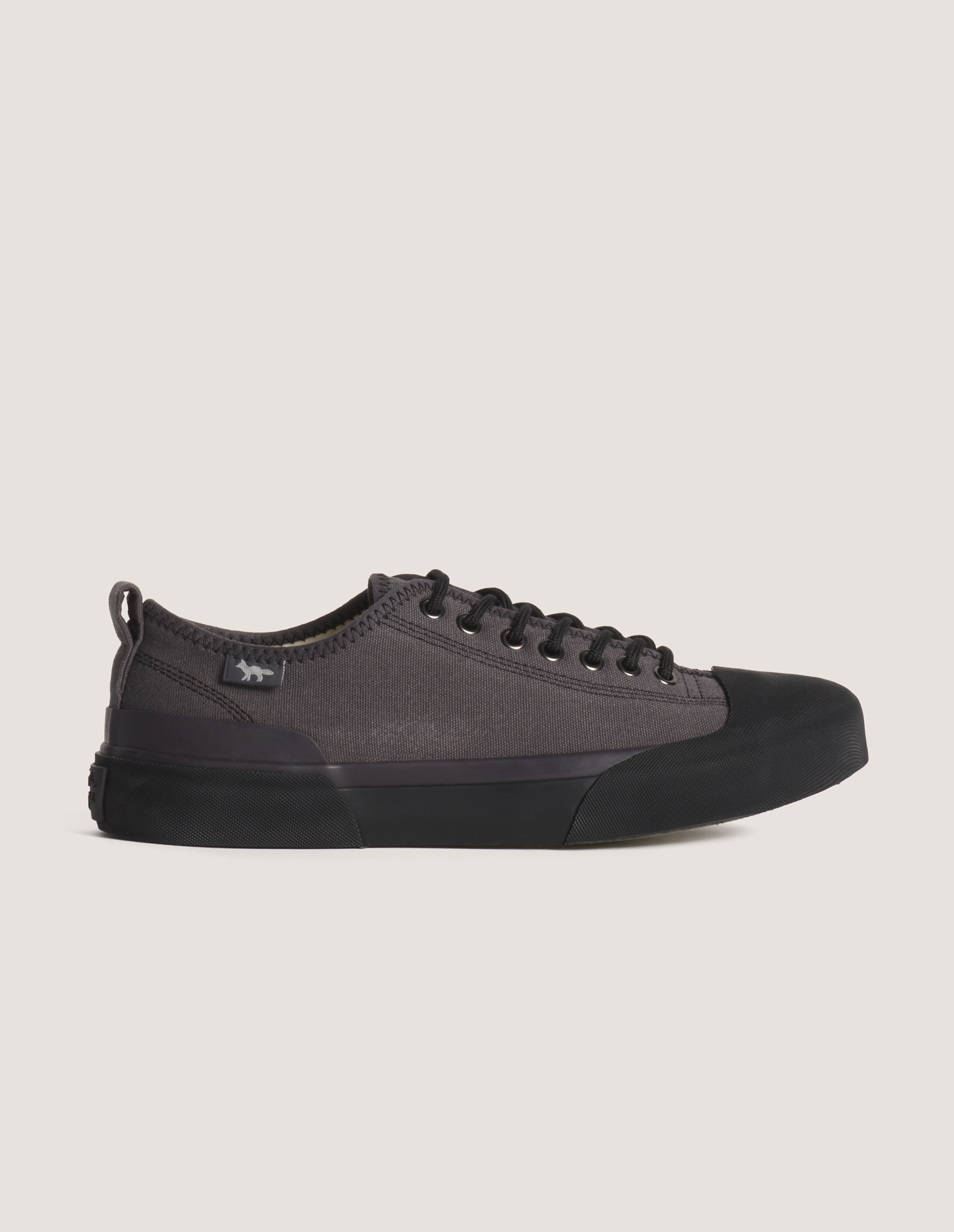 CANVAS SNEAKERS