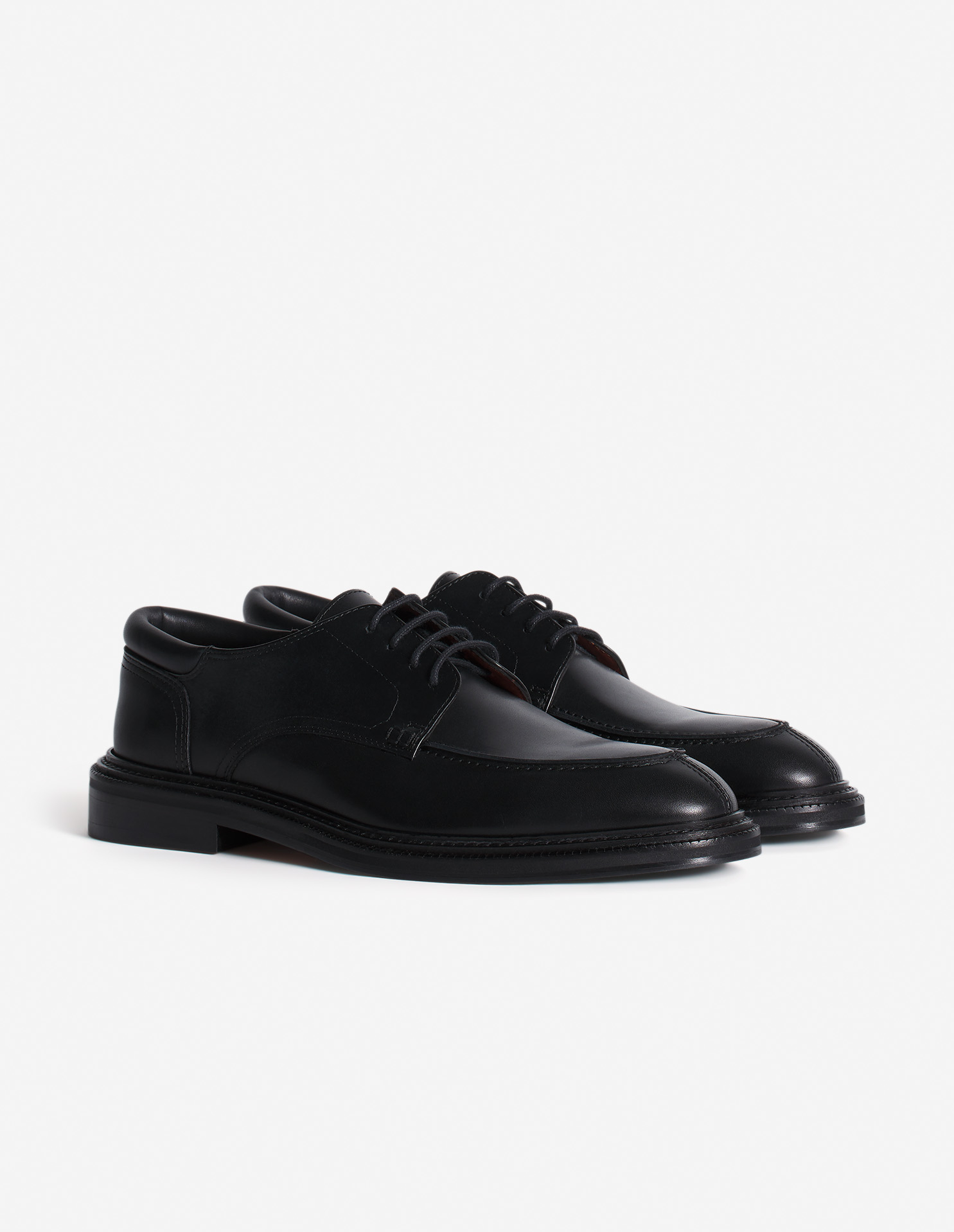 Men shoes – Bold looks, everyday elegance | Maison Kitsuné