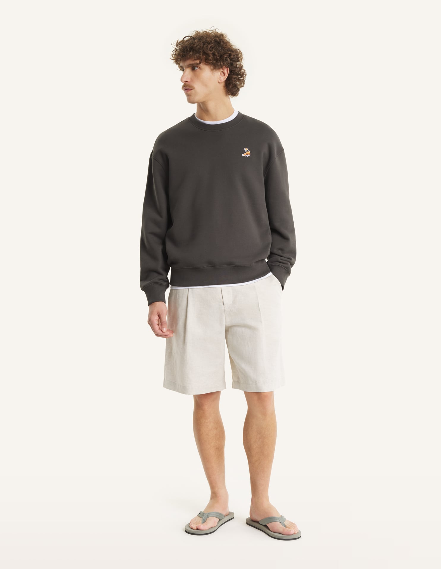 DREAMING FOX COMFORT SWEATSHIRT