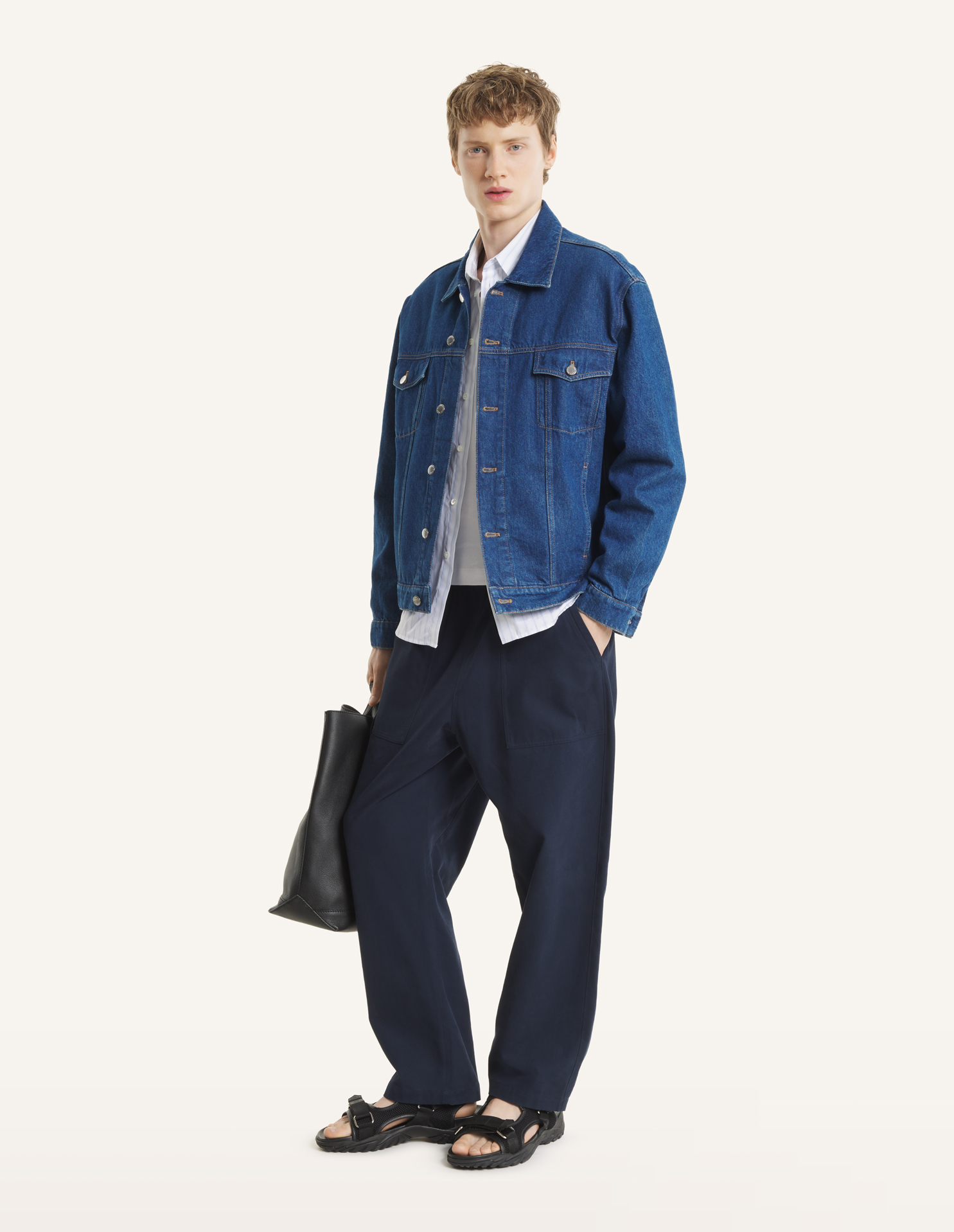 DENIM TRUCKER JACKET